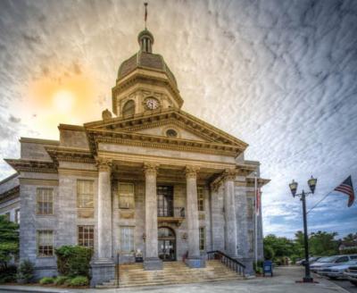 Photo of the Cherokee County Courthouse in Murphy NC