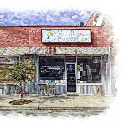 Valley River Brewery & Eatery: restaurant and brewery in Downtown Murphy NC