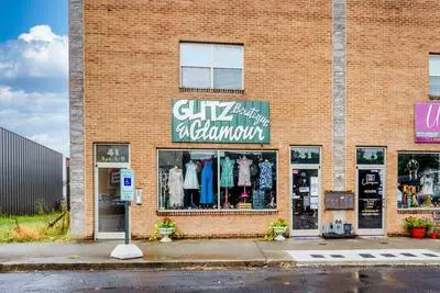 Photo of front of Glitz & Glamour, Downtown Murphy NC business for sale